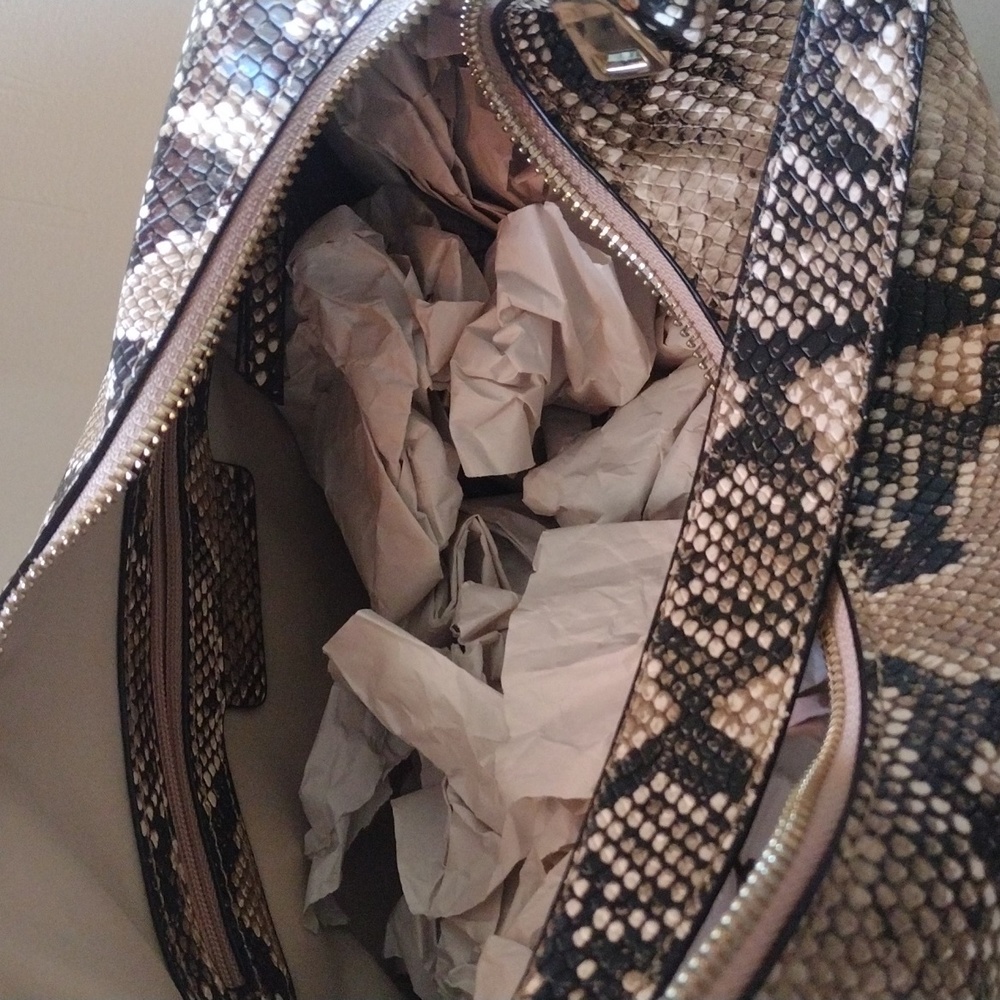 Handbag - Picture 4 of 6